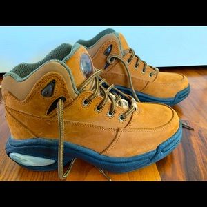 Converse Safety Shoes (Men’s 4.5/Wo 6.5) - Make OFFER
